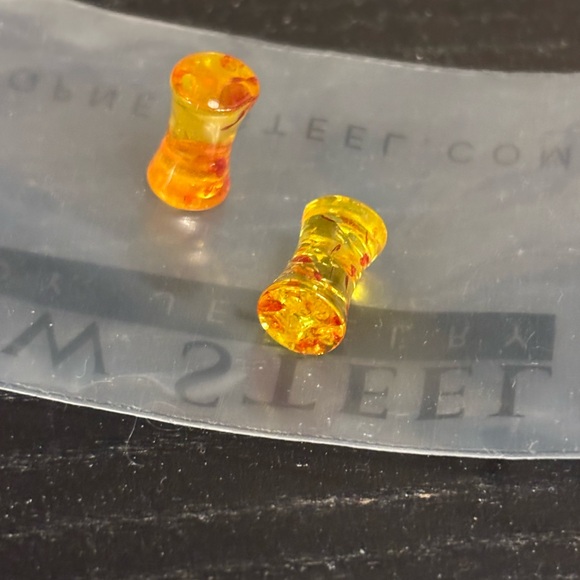 new steel acrylic flare plugs - 2g - Picture 2 of 4